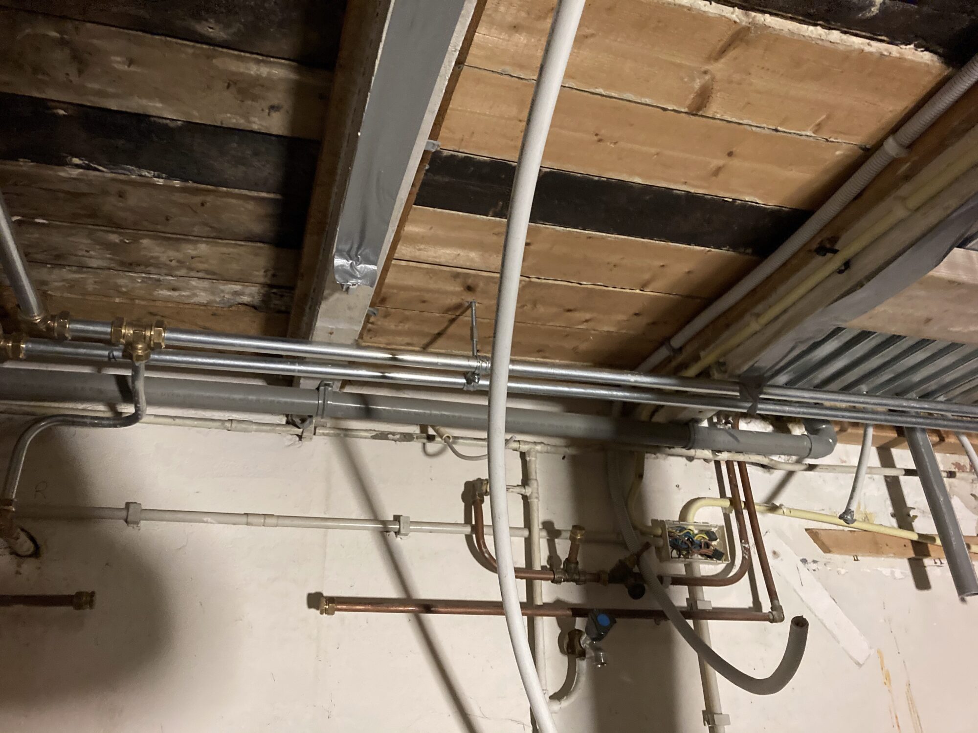 Welke isolatie kan onder een houten vloer